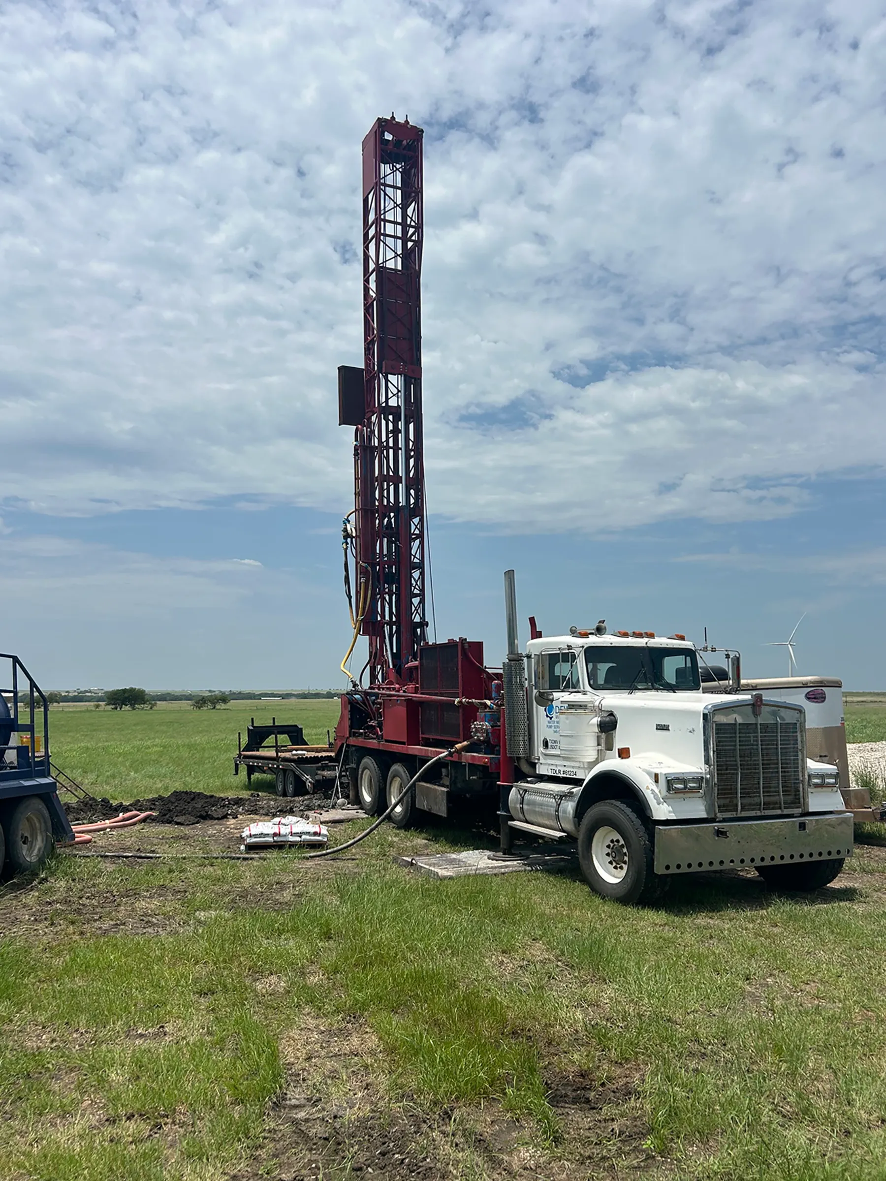 DFW Well Service water well drilling rig on a North Texas property